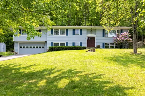 25 Highland Dr, Corning, NY 14830