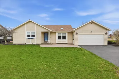79 Kaye Park Ter, Gates, NY 14624