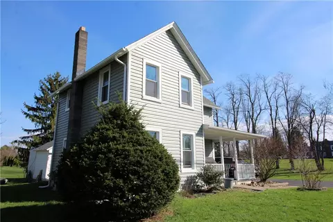 1445 Mertensia Rd, Farmington, NY 14425