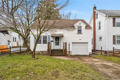 69 Chippendale Rd, Greece, NY 14616