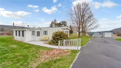 2 Mckay St, Cohocton, NY 14826