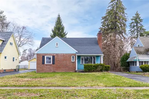 246 Thorndyke Rd, Irondequoit, NY 14617