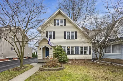 263 Somershire Dr, Irondequoit, NY 14617