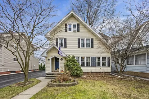 263 Somershire Dr, Irondequoit, NY 14617