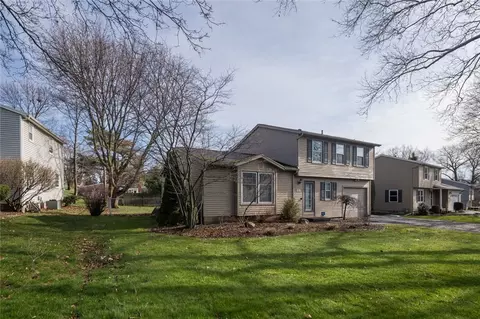 30 Halmore Dr, Irondequoit, NY 14609