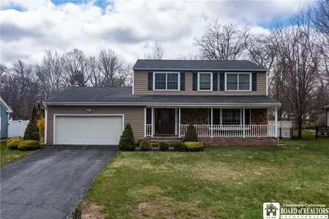 32 University Park, Pomfret, NY 14063