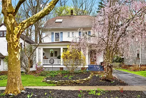 31 Highland Pkwy, Rochester, NY 14620