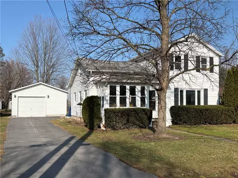 19 Washington St, Seneca Falls, NY 13148
