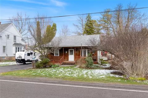 6302 Bennett St, Williamson, NY 14589