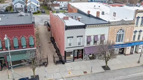 36 Main St, Le Roy, NY 14482