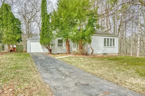 262 Commodore Pkwy, Rochester, NY 14625