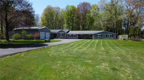 109 Ogden-parma Tl Rd, Ogden, NY 14559