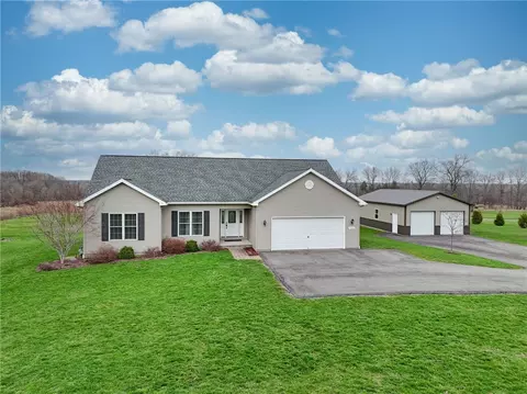 7522 Chili Riga Center Rd, Riga, NY 14428