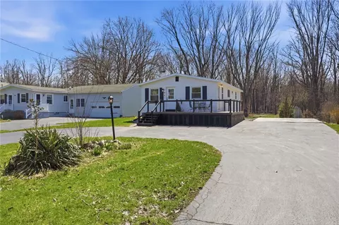 105 Names Rd, Chili, NY 14623