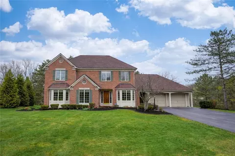 11 Merryhill Ln, Pittsford, NY 14534