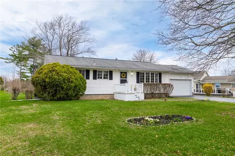 41 Fox Chapel Rd, Pittsford, NY 14534