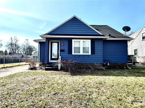 85 Mcewen Rd, Greece, NY 14616
