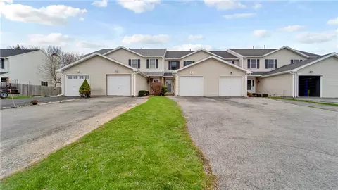 5743 Running Brook Rd, Farmington, NY 14425