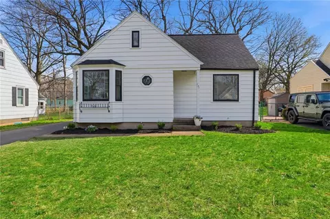 131 Langford Rd, Rochester, NY 14615