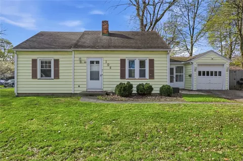 106 Stonecliff Dr, Greece, NY 14616