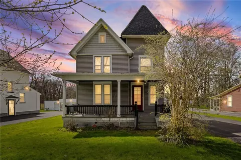 2165 Five Mile Line Rd, Penfield, NY 14526