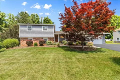 75 Crest View Dr, Rochester, NY 14625