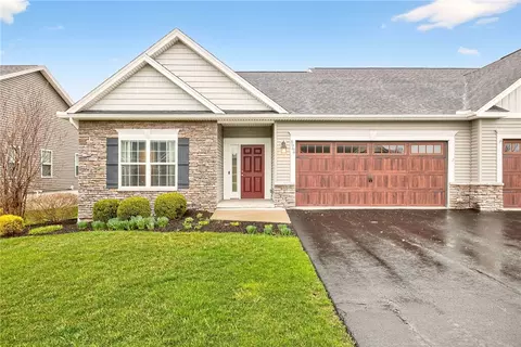 5966 Monarch Dr, Farmington, NY 14425