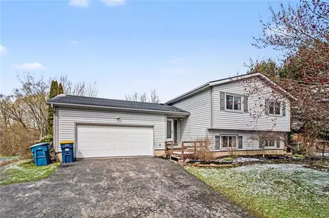 1333 Whitney Rd, Ontario, NY 14519