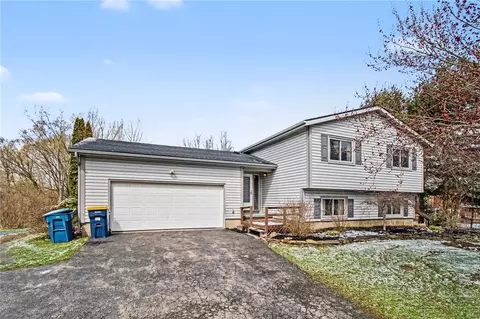 1333 Whitney Rd, Ontario, NY 14519
