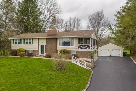 2526 Rush Mendon Rd, Honeoye Falls, NY 14472
