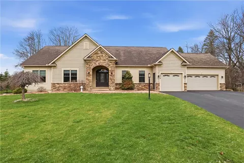 859 Bel Arbor Dr, Victor, NY 14564