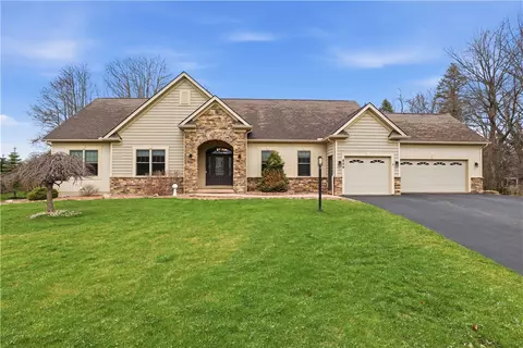 859 Bel Arbor Dr, Victor, NY 14564