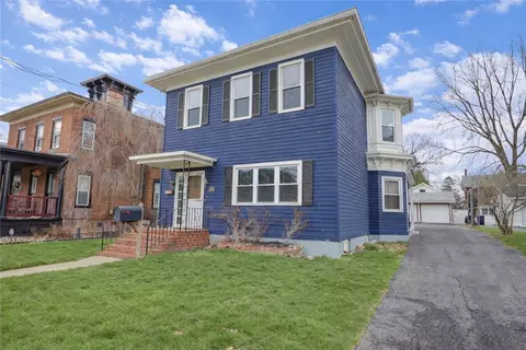 52 High St, Geneva, NY 14456