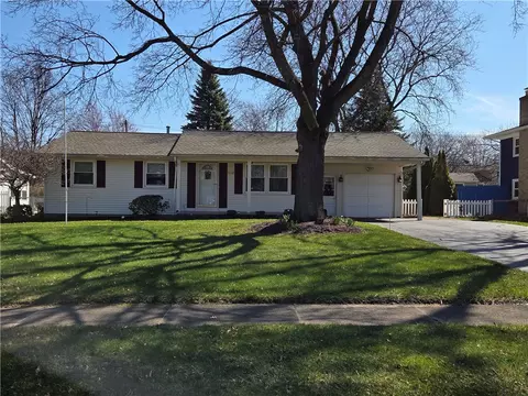 516 Heritage Dr, Greece, NY 14615