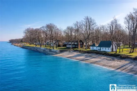 10155 Patterson Ln, Fredonia, NY 14063