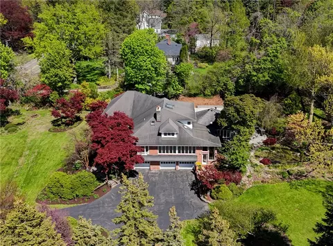 157 W Jefferson Rd, Pittsford, NY 14534