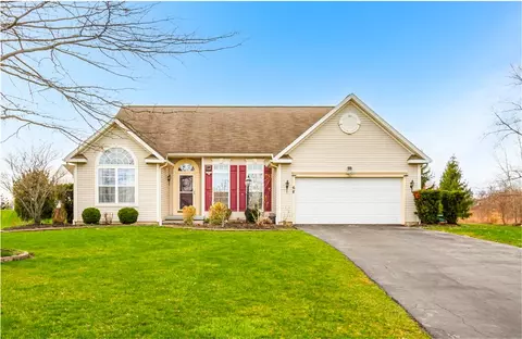 68 Sweet Pea Dr, West Henrietta, NY 14586