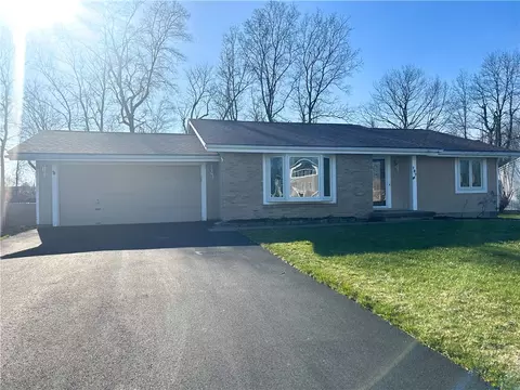 187 Pearson Ln, Greece, NY 14612