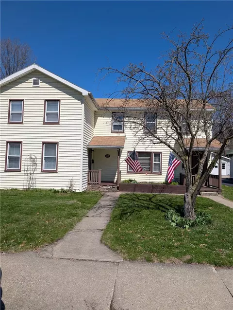 203 E William St, Bath, NY 14810