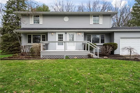 18 Allandale Dr, Ogden, NY 14624