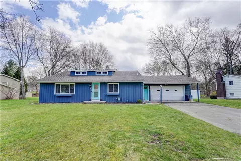 79 Ross Brook Dr, Rochester, NY 14625