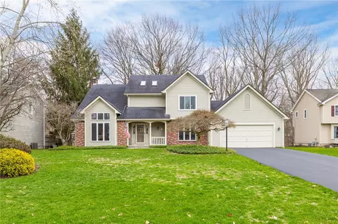 5 Cobblestone Xing, Penfield, NY 14526