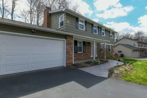 71 Country Corner Ln, Perinton, NY 14450