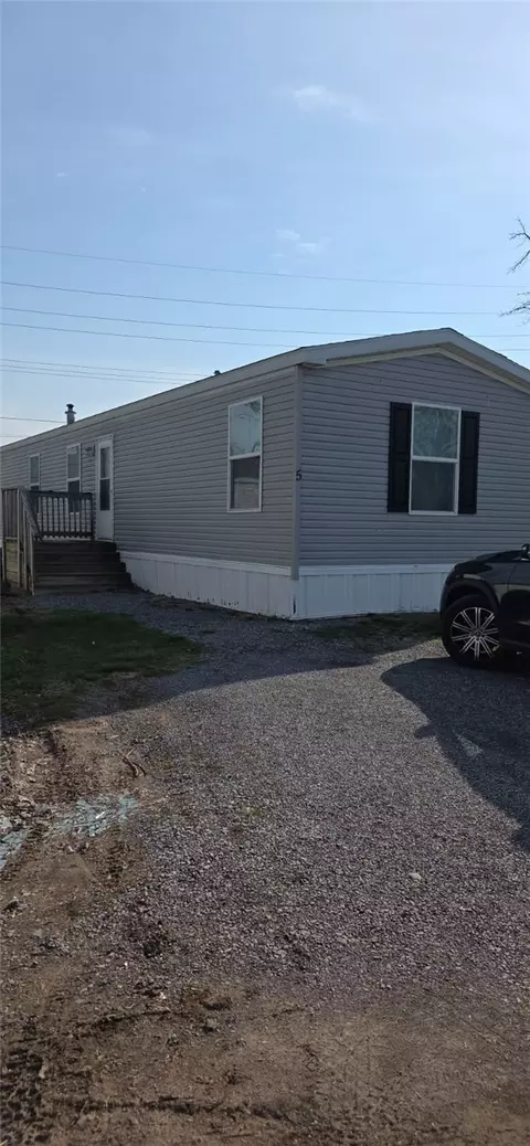 129 Saltonstall Lot 5 St, Canandaigua, NY 14424