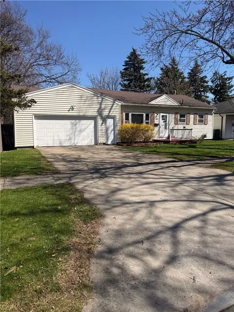 534 Newbury St, Rochester, NY 14615
