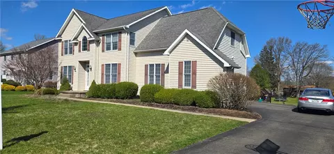 14 Turnberry Rd, Horseheads, NY 14845