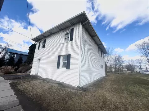 Exterior - 231 E Main St, Waterloo, NY 13165 photo 2 of 5
