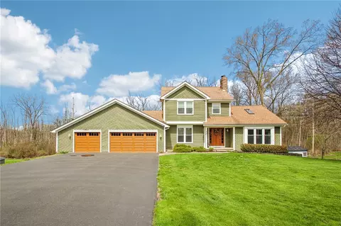 161 Anytrell Dr, Webster, NY 14580