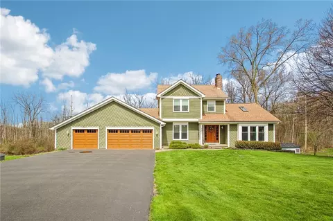 161 Anytrell Dr, Webster, NY 14580