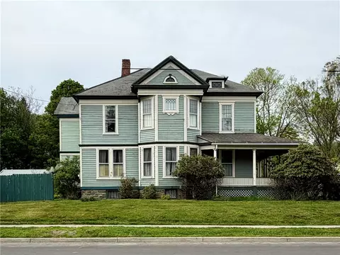 69 Elm St, Oneonta, NY 13820